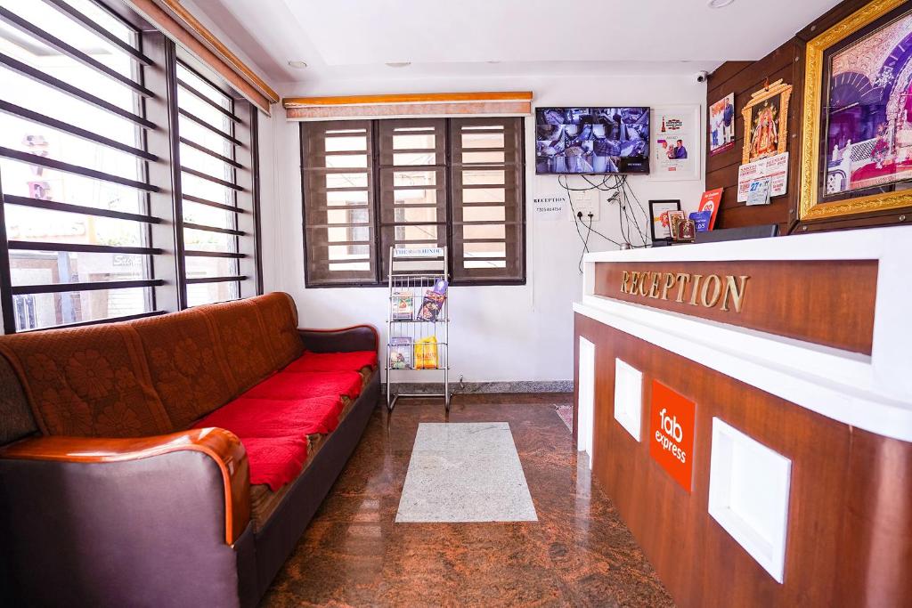 Posezení v ubytování FabHotel Sai Residency - Nr Rela Hospital, Chromepet