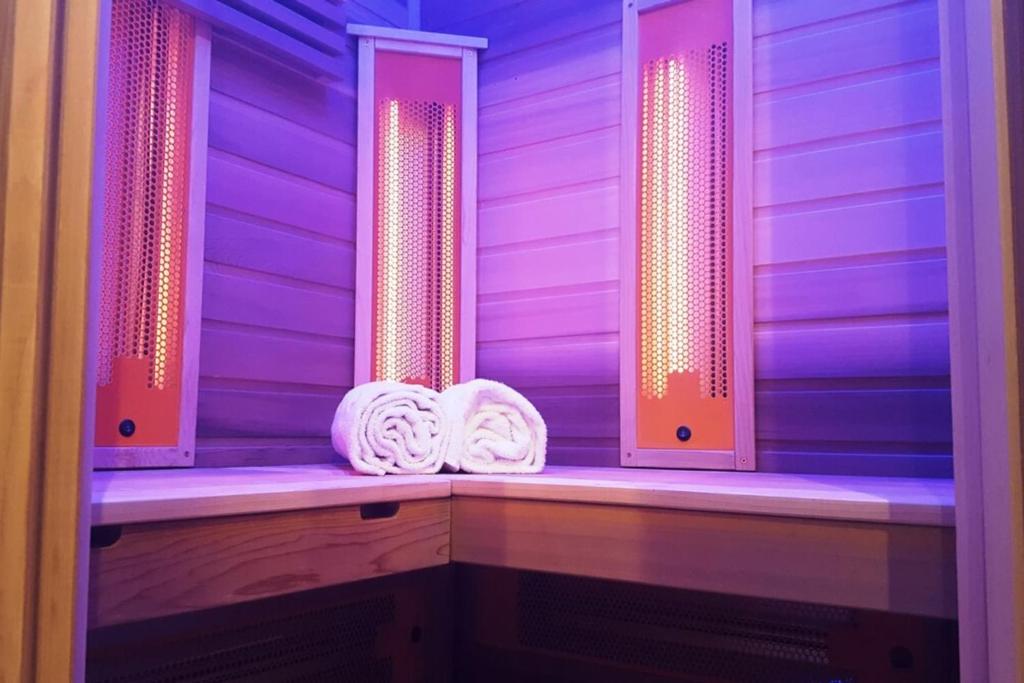 Fotografia z galérie ubytovania L'Eau Vive Jacuzzi et Sauna en vieille ville 5 v destinácii Annecy