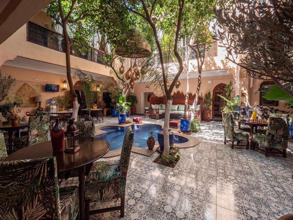 Bazén v ubytování Riad Dar El Médina - Heated Swimming pool, jacuzzi & Spa nebo v jeho okolí