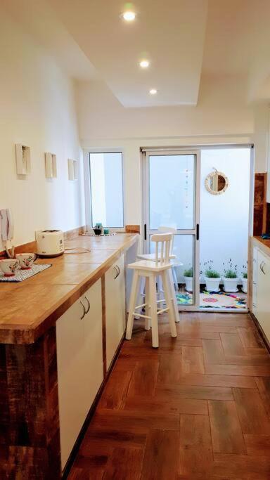 Una cocina o kitchenette en Departamento de 2 habitaciones Banfield centro