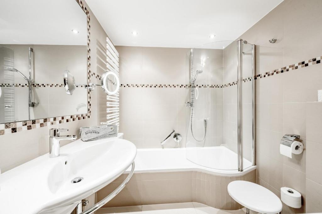 Koupelna v ubytování Hotel Jenewein