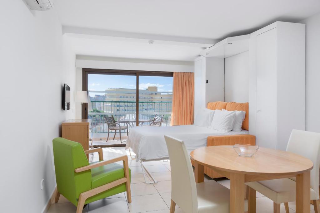 Sunset Bay Club - 