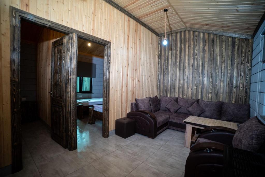 Posezení v ubytování Arevik Resort Cottages