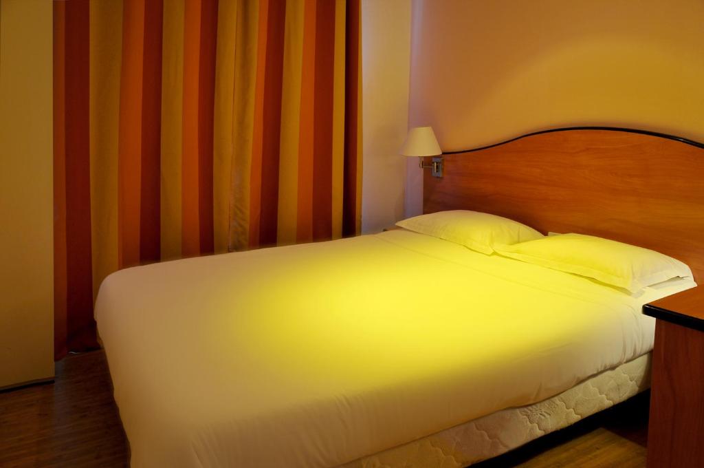 Hotel Eden Montmartre - Resim 17