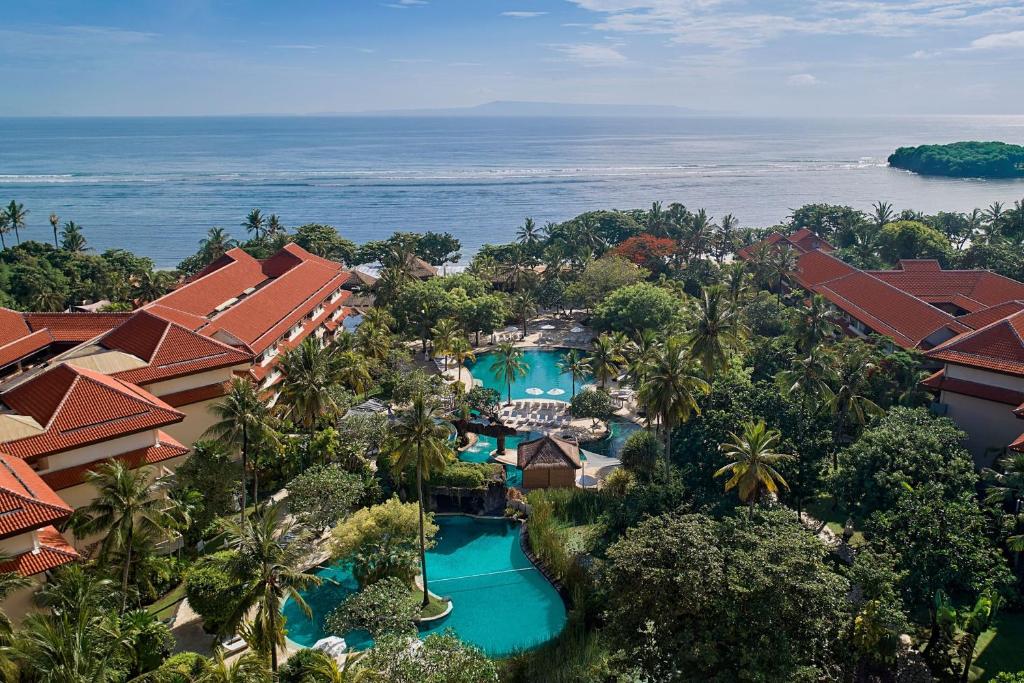 una vista aérea del complejo y del océano en The Westin Resort Nusa Dua, Bali en Nusa Dua