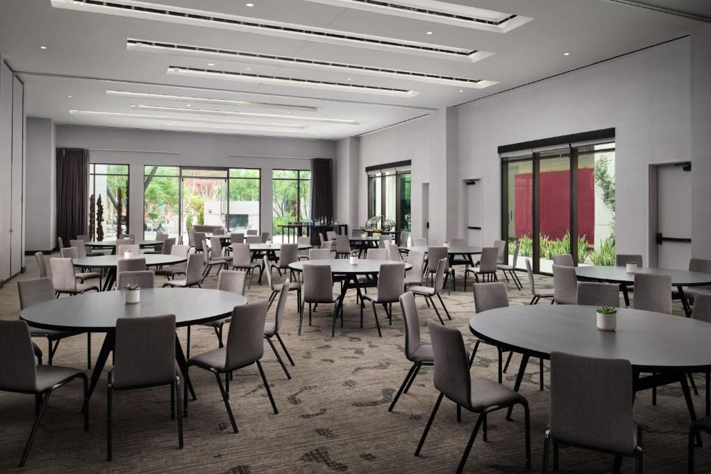 AC Hotel by Marriott Phoenix Downtown photo