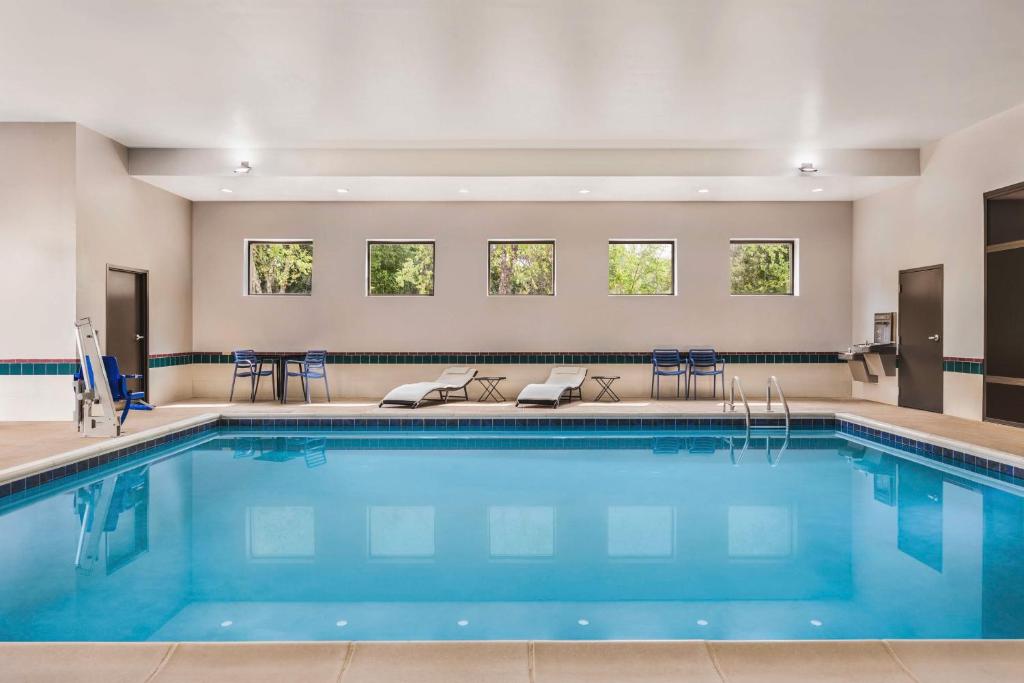 Hampton Inn Quakertown photo