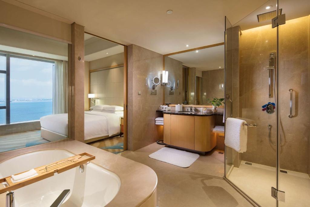 Koupelna v ubytování DoubleTree by Hilton Hotel Xiamen - Wuyuan Bay