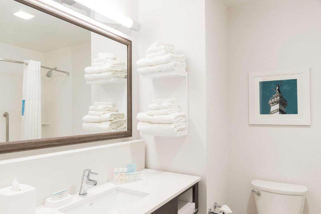 Hampton Inn & Suites Indianapolis-Keystone, IN photo