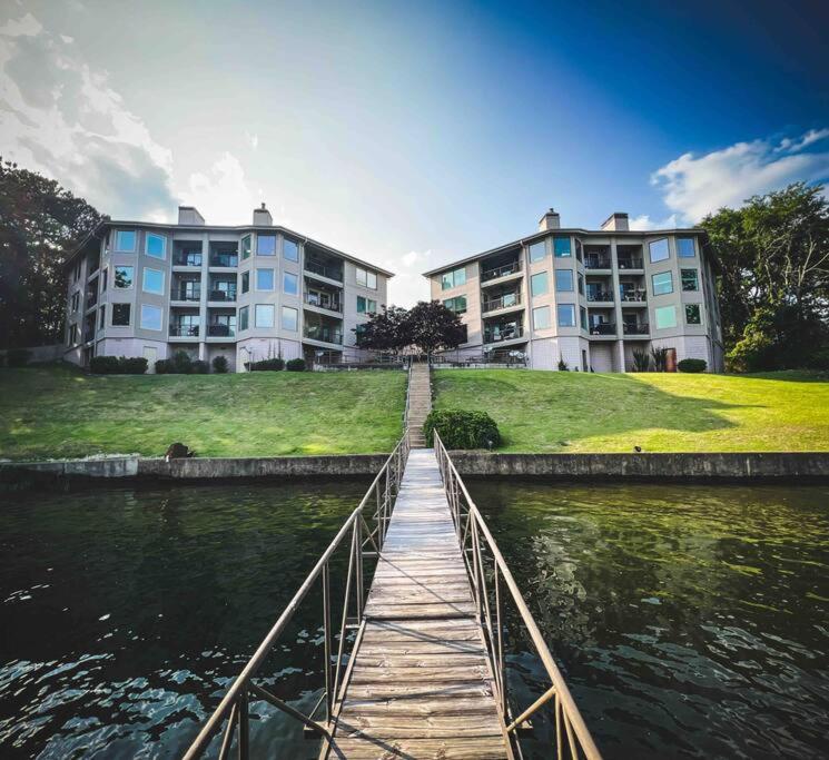 Long Island Condo, Hot Springs, USA