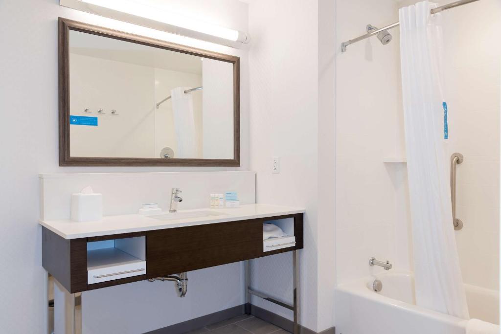 Hampton Inn & Suites Indianapolis-Keystone, IN, Indianapolis (updated ...