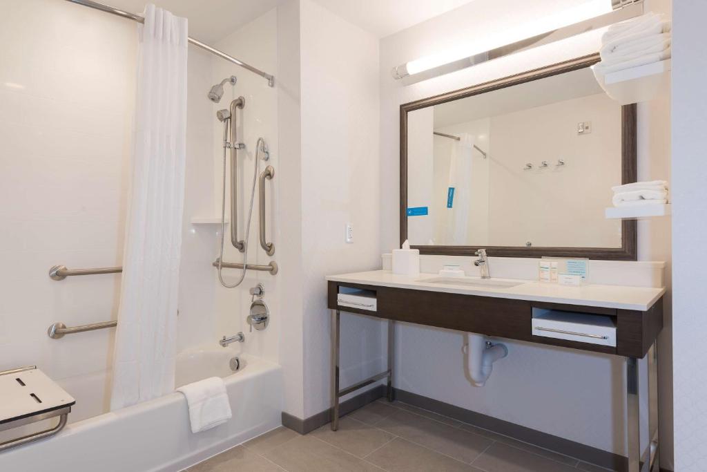 Hampton Inn & Suites Indianapolis-Keystone, IN, Indianapolis (updated ...