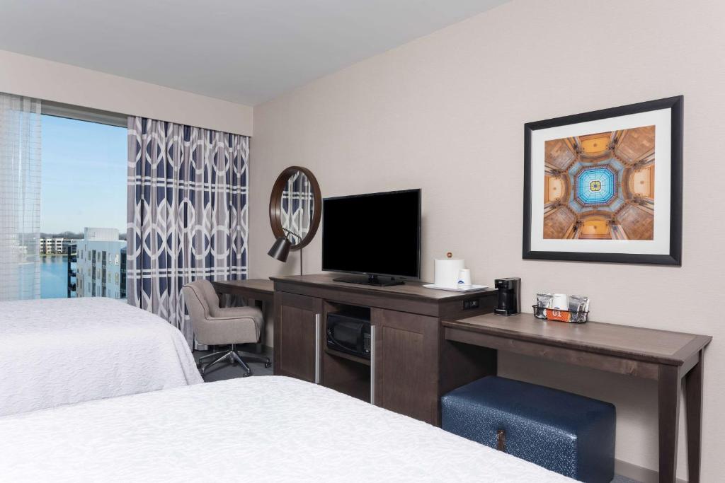 Hampton Inn & Suites Indianapolis-Keystone, IN photo