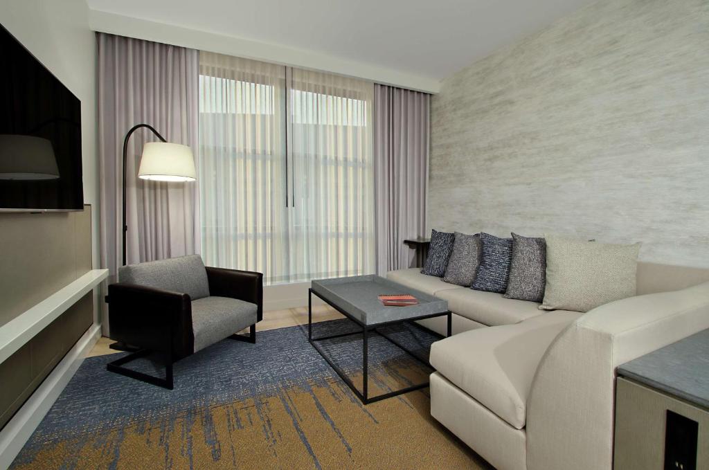 Canopy By Hilton Columbus Downtown Short North - King Suite Met één Slaapkamer