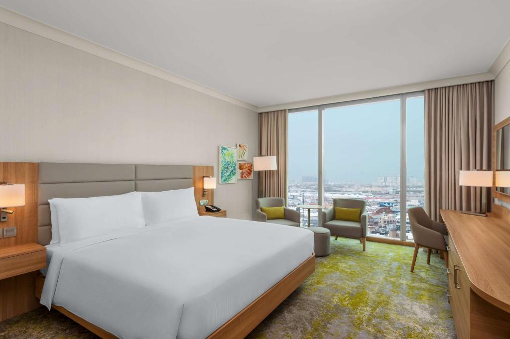 Hilton Garden Inn Kuwait - King Room With City View