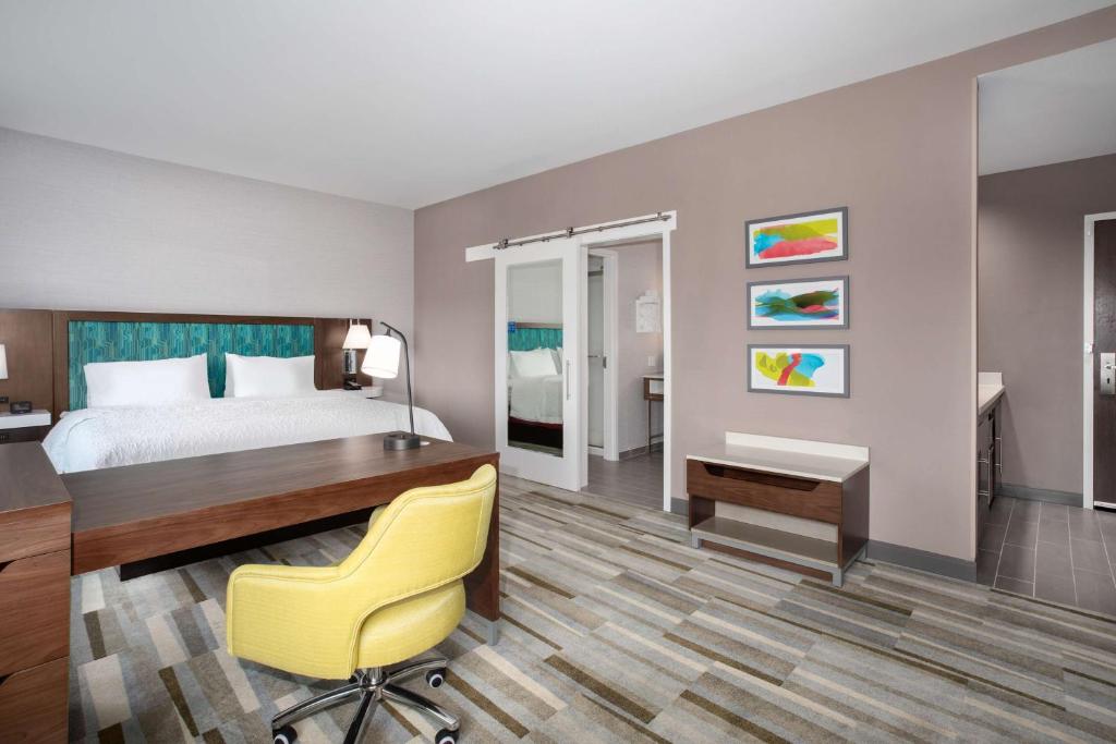 Hampton Inn & Suites Watsonville - King Studio Suite - Niet -roken