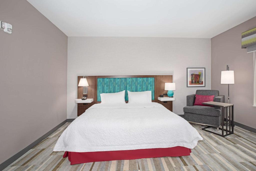 Hampton Inn & Suites Watsonville photo