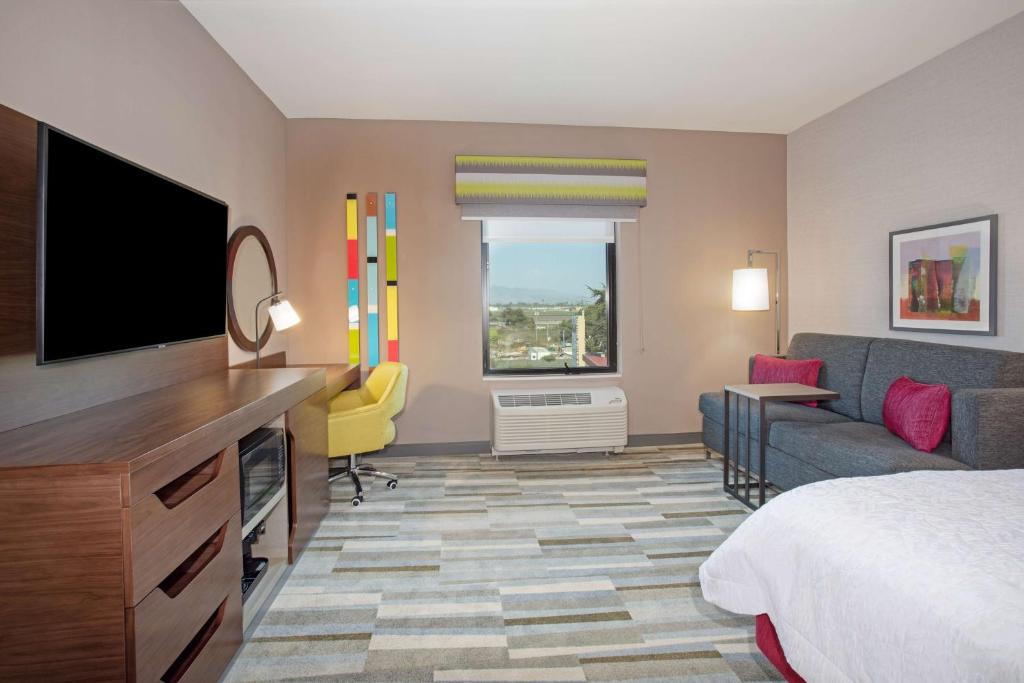 Hampton Inn & Suites Watsonville photo