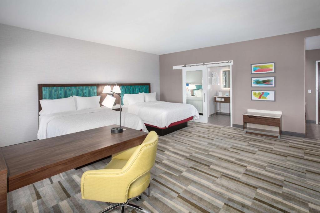 Hampton Inn & Suites Watsonville - Studio Suite With Two Queen Beds - Non-Smoking