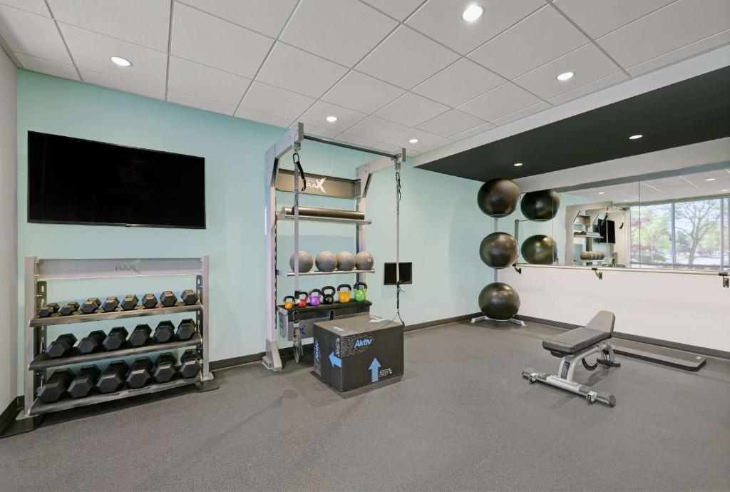 Fitness centrum a/nebo fitness zařízení v ubytování Tru By Hilton Tukwila Seattle Airport, Wa