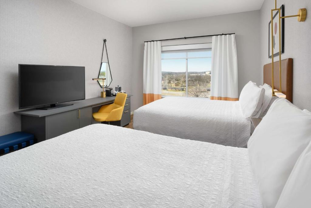 Hampton Inn & Suites Huntsville Downtown, Al - Queen Kamer Met 2 Queensize Bedden