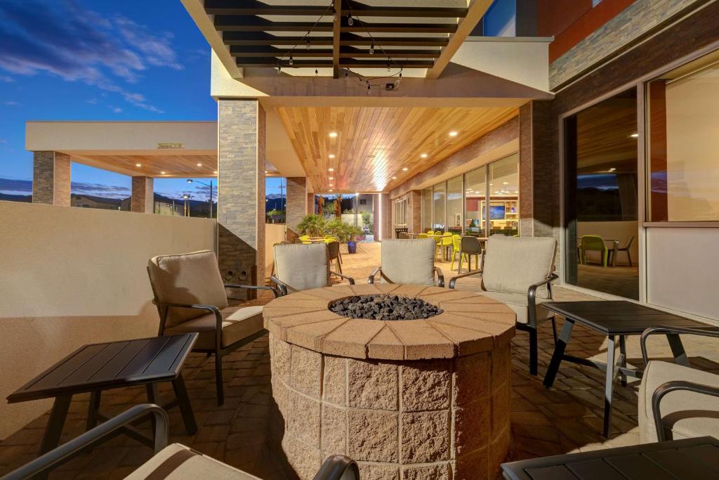 Posezení v ubytování Home2 Suites By Hilton Las Vegas Northwest