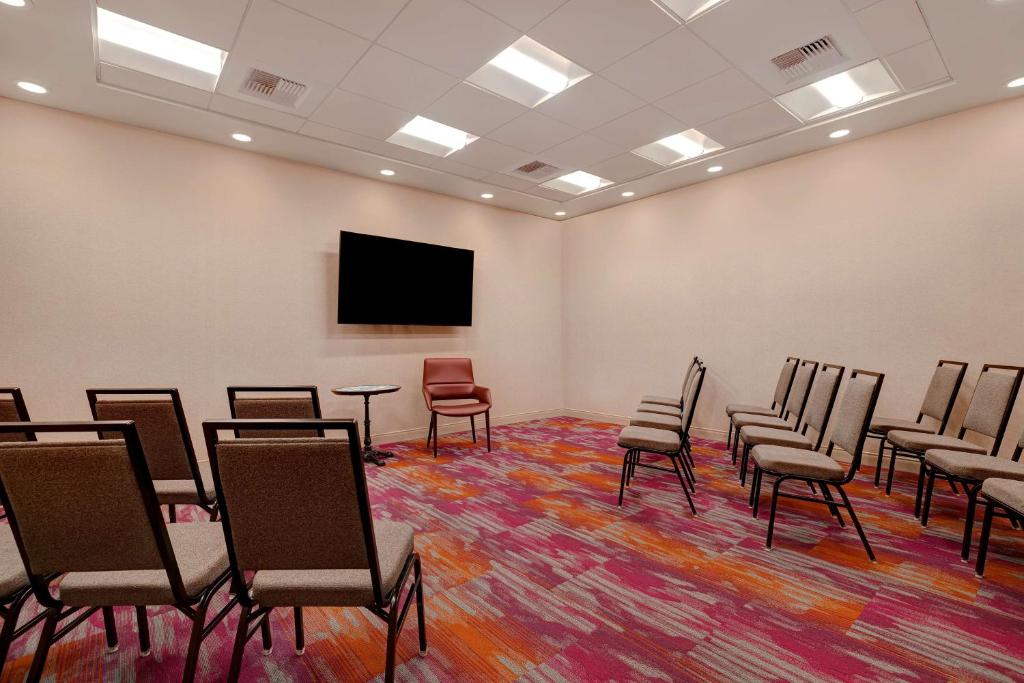 Home2 Suites By Hilton Las Vegas Northwest photo