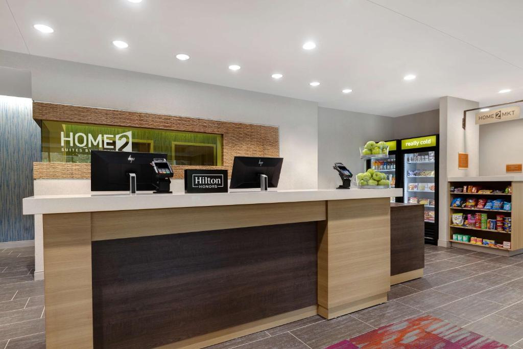 Vstupní hala nebo recepce v ubytování Home2 Suites By Hilton Wilkes-Barre