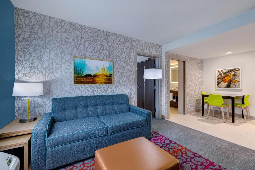 Posezení v ubytování Home2 Suites By Hilton Wilkes-Barre