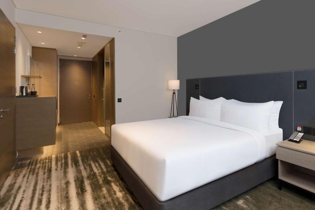 Hilton Garden Inn Bengaluru Embassy Manyata Business Park - King Room - Mobility Accesible