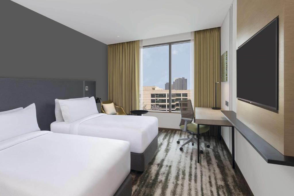 Hilton Garden Inn Bengaluru Embassy Manyata Business Park - Habitaciones De Conexión Familiar