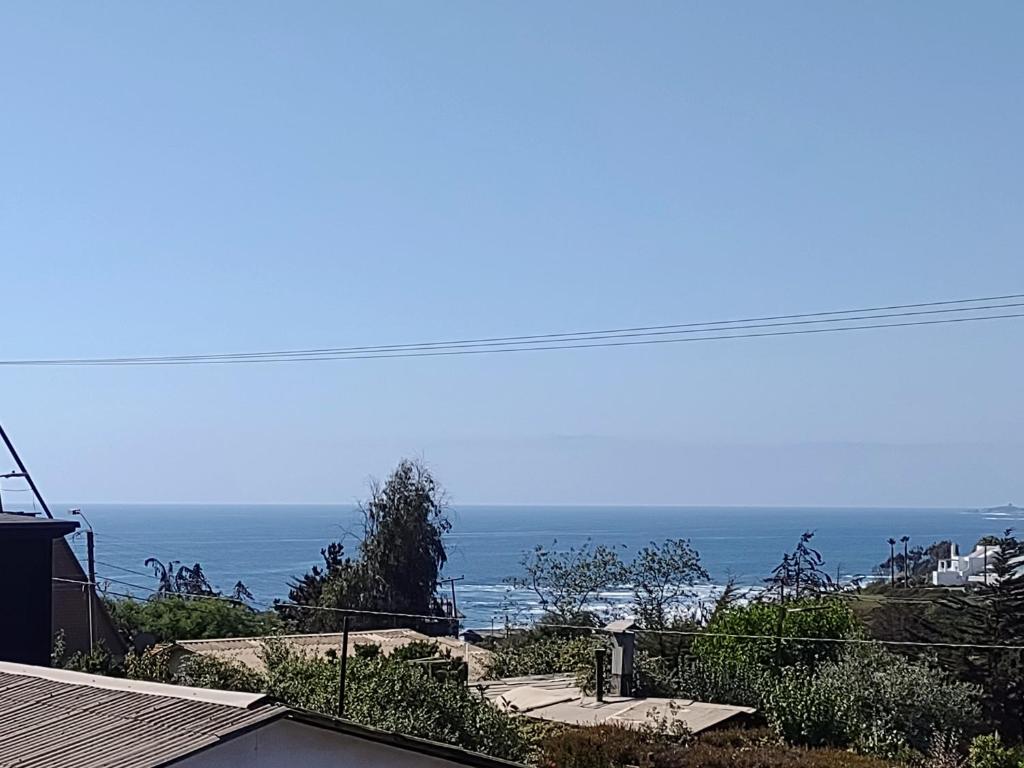 バルパライソにあるMaitencillo Cerca de la Playaの家から見える海