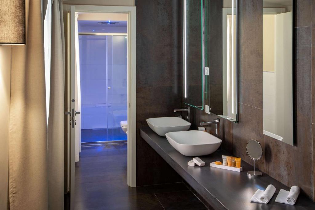 Koupelna v ubytování Cosmopolita Hotel Rome, Tapestry Collection by Hilton
