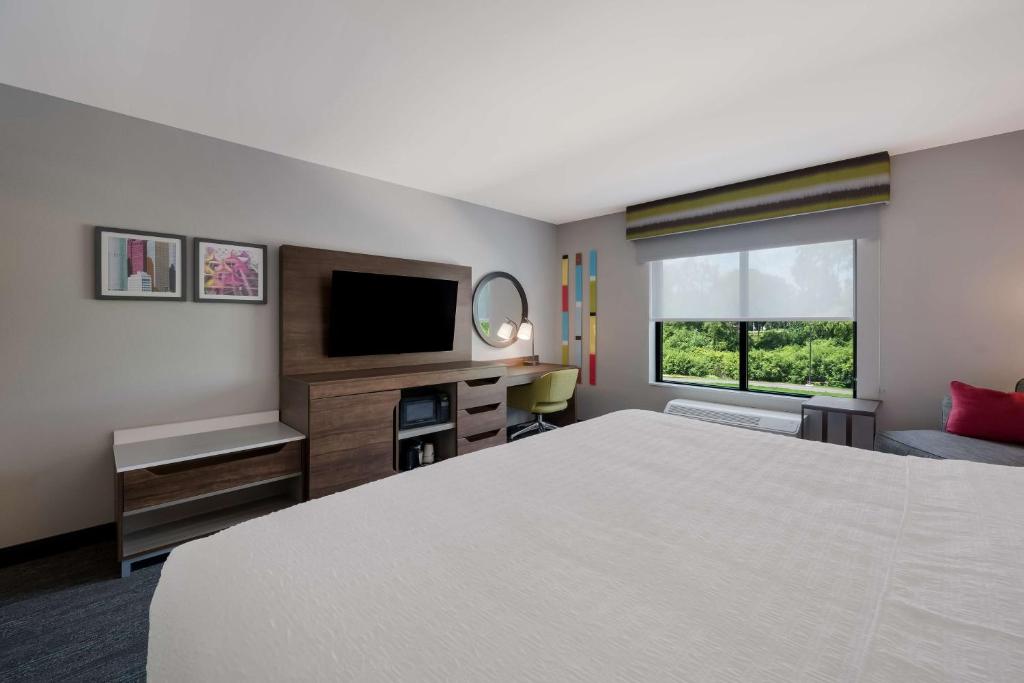 Hampton Inn by Hilton Detroit Southfield photo