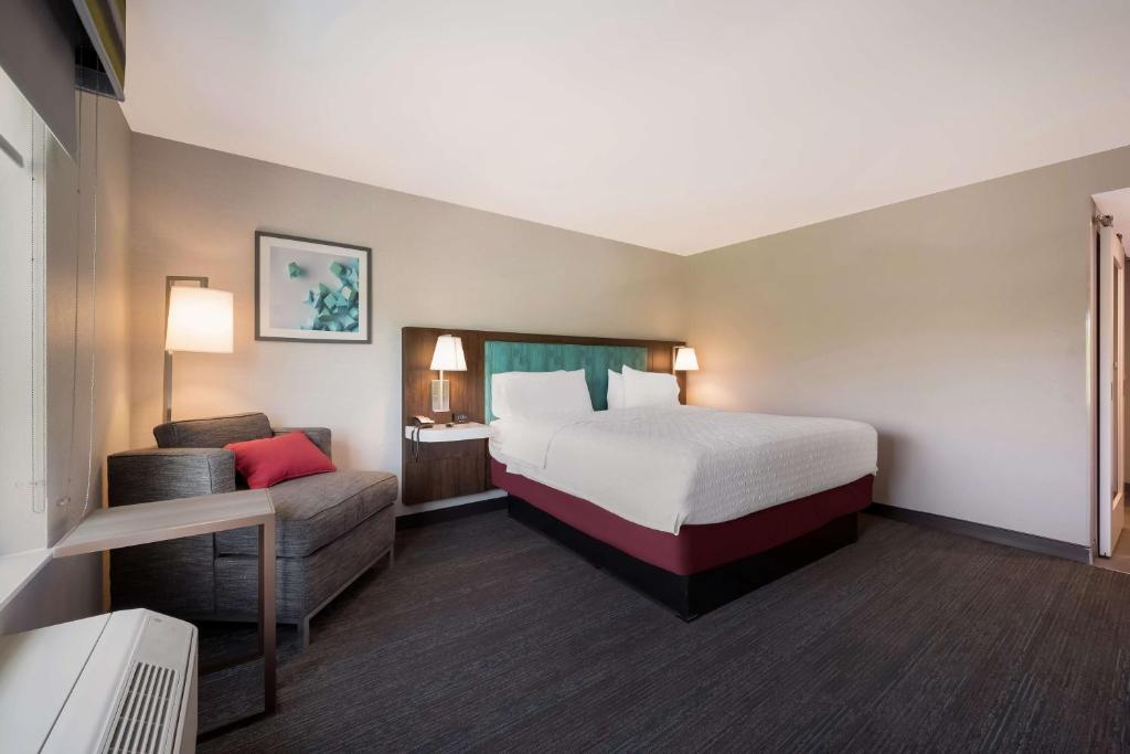 Hampton Inn by Hilton Detroit Southfield photo