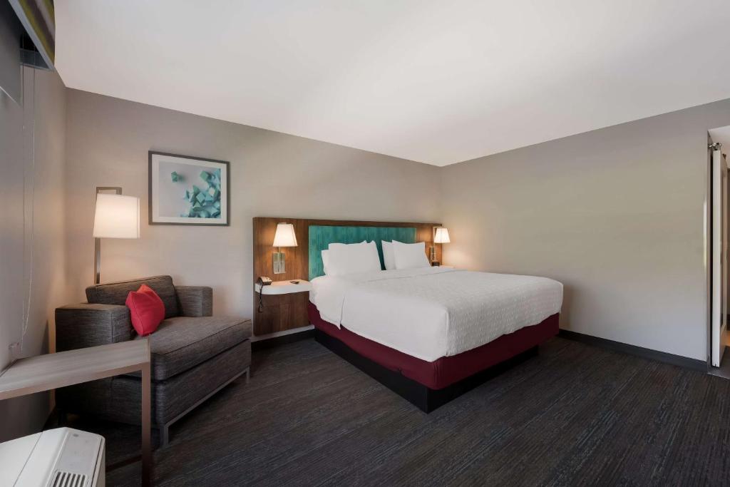Hampton Inn by Hilton Detroit Southfield photo