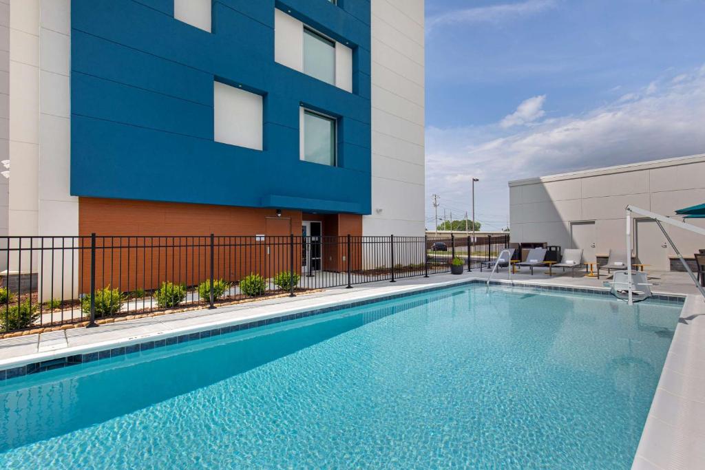 Bazén v ubytování Hampton Inn Albertville, Al nebo v jeho okolí
