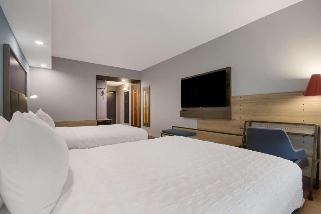 Postel nebo postele na pokoji v ubytování Tru By Hilton Destin