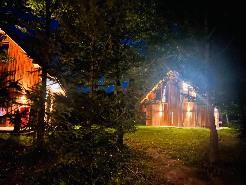 Budova, v ktorej sa dovolenkový dom nachádza