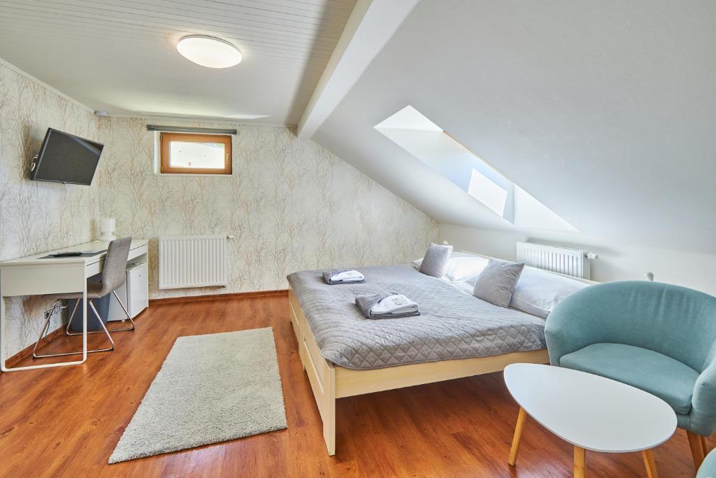 TV a/nebo společenská místnost v ubytování Villa Gap apartments