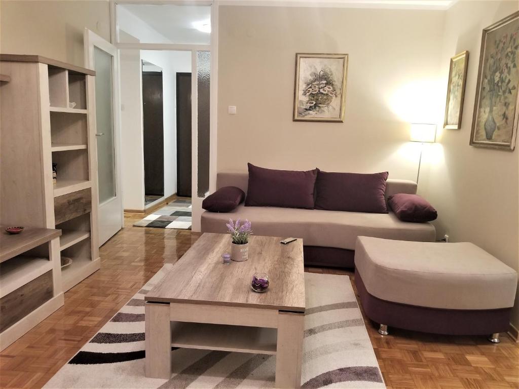 Posezení v ubytování Arena West Apartment
