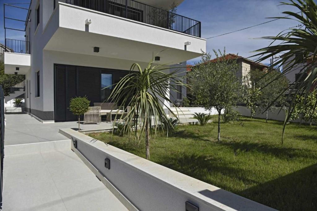 Apartments Rose, Slatine (updated prices 2024)