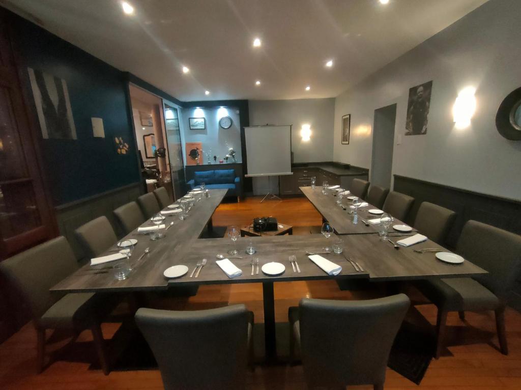Posezení v ubytování Hôtel Spa & Restaurant Ô Pervenches