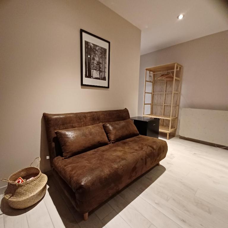 Posezení v ubytování Serenity Indepedent Suite near to Disneyland & Paris