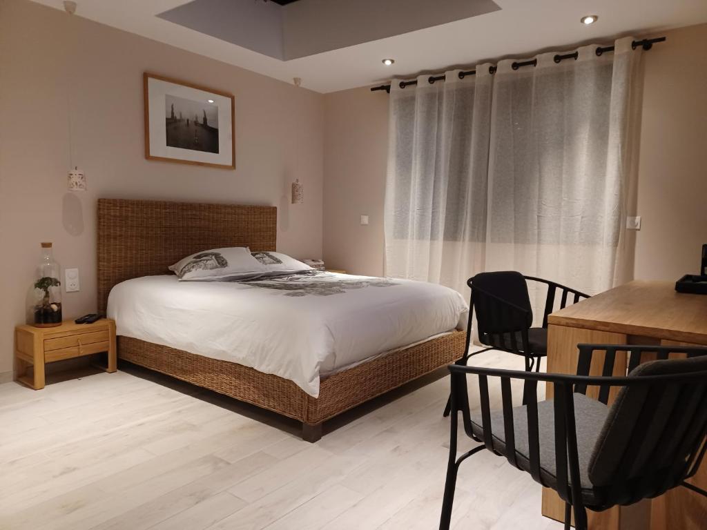 Postel nebo postele na pokoji v ubytování Serenity Indepedent Suite near to Disneyland & Paris