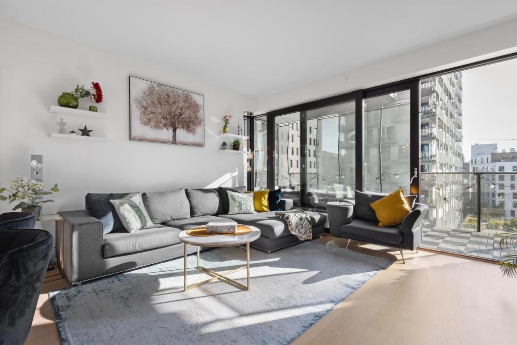 Posezení v ubytování Spacious modern 2BR apartment at Central OSLO BARCODE