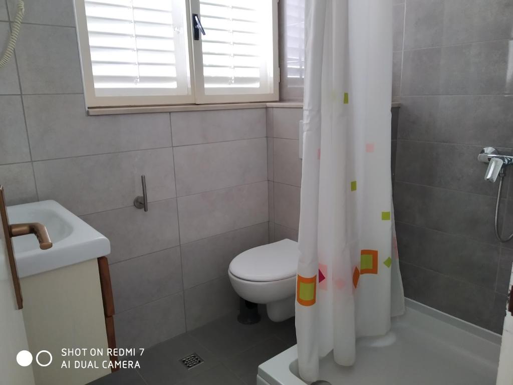 Kúpeľňa v ubytovaní Apartments by the sea Kuciste - Perna, Peljesac - 4544