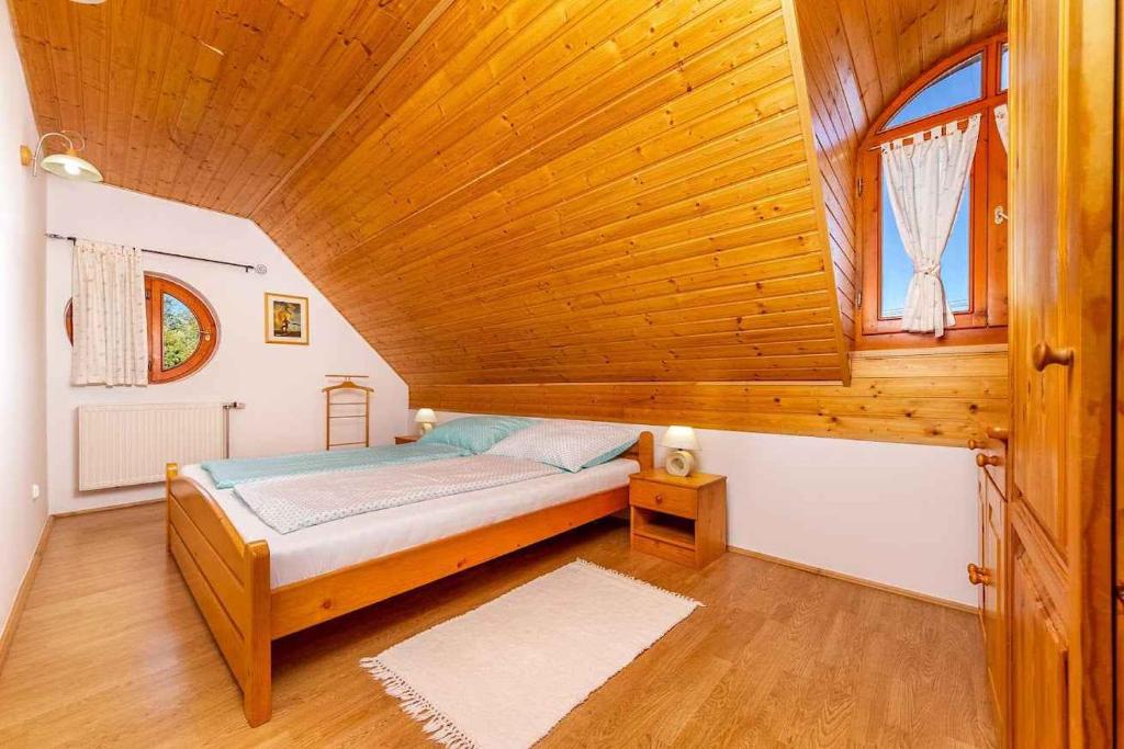 Holiday home in Balatonbereny 40860 8649 Balatonberény, Hétvezér utca 37 kép - 1