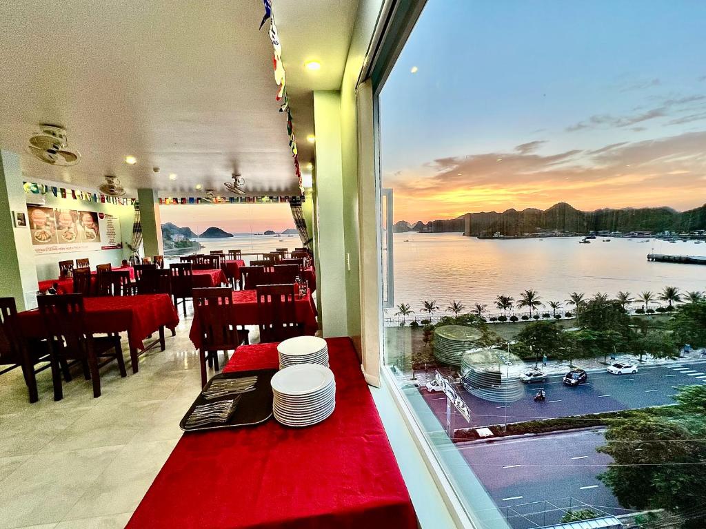 Phoenix Flower Hotel