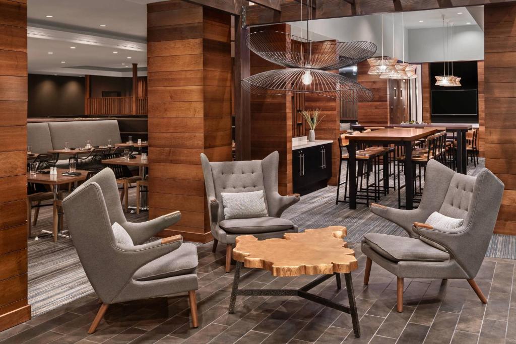 Cleveland Marriott East photo